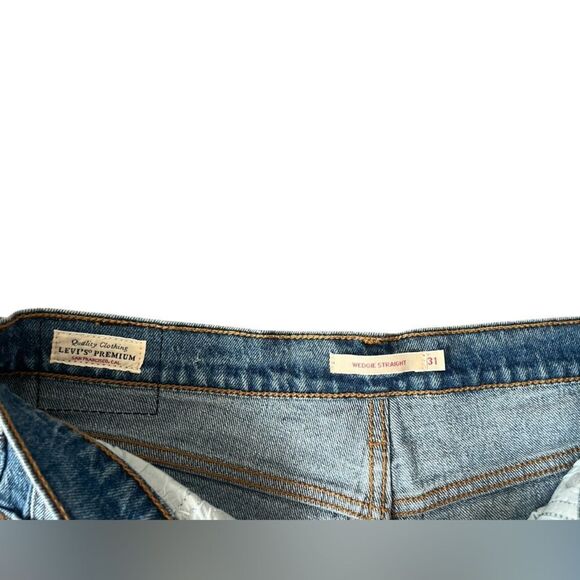 NWT Levi Wedgie Straight Fit Jeans - Picture 7 of 10